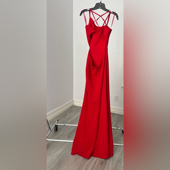 High Slit Strappy Back Gown Red
LA FEMME - Picture 7 of 9